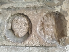Cathédrale Notre-Dame de Sées, Bestiaire, Triple visage